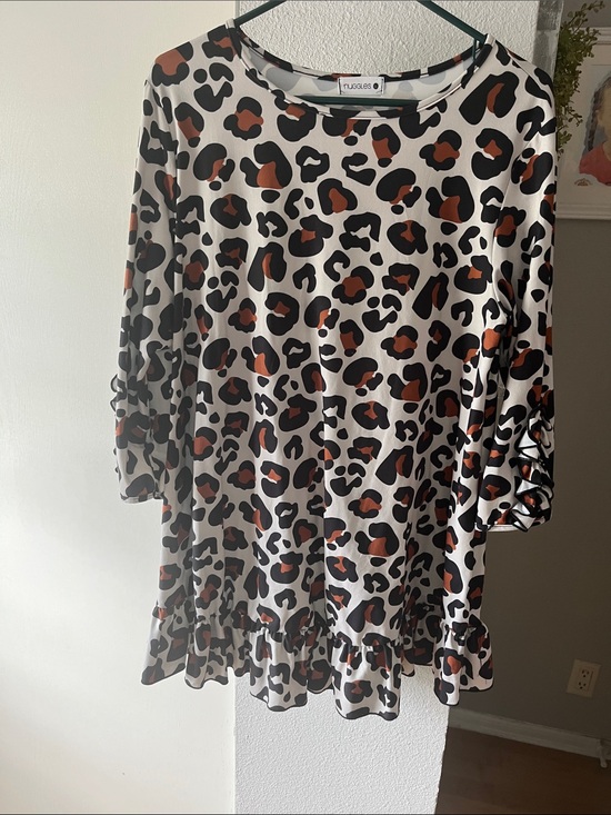 Nuggles Tops - Nuggles Women's Cream Leopard Print Tunic with Rust Spots